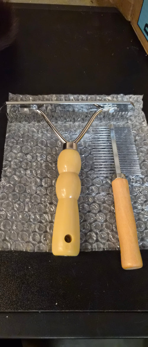 2x brosse pour chien et/ou chat